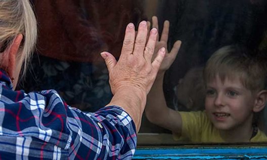 Киев назвал эвакуацию детей похищениями
