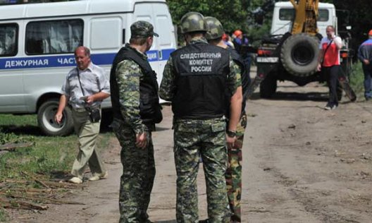 Военные атташе осмотрели воронки в российском Донецке