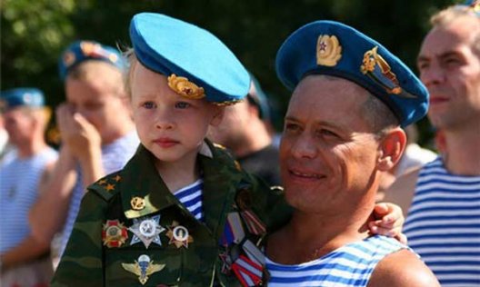 Азовские ветераны ВДВ готовятся к празднику и рекомендуют