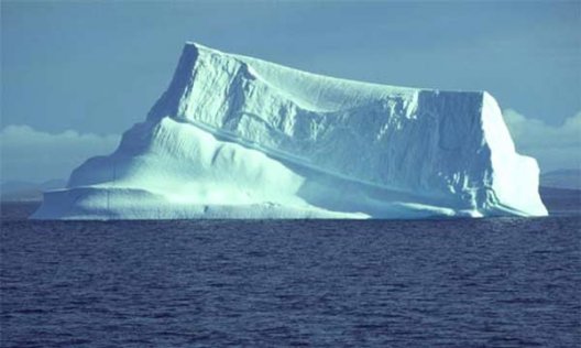 Уникальные кадры обрушения айсберга (+видео)