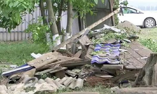 Украинский снаряд попал в российский дом