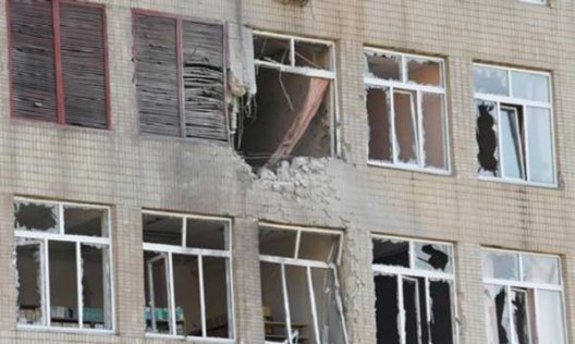 В Луганске обстреляли детскую больницу (+видео)