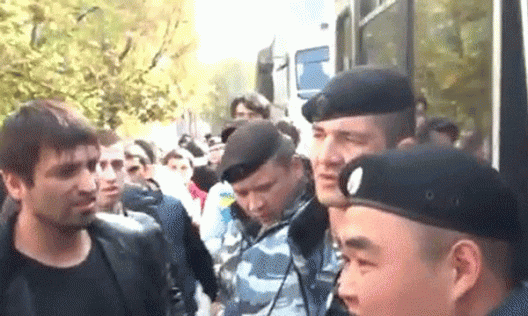 В Москве мусульмане отбили единоверца у ОМОНа (+видео)
