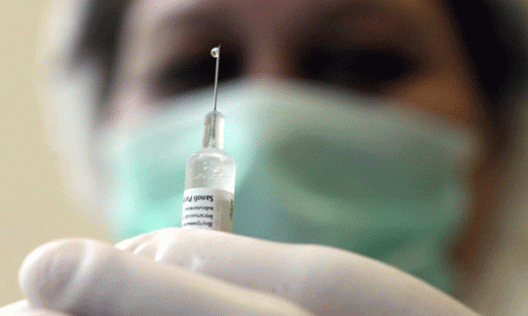 В России разрабатывают три вакцины против Эболы