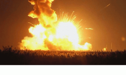 США: ракетоноситель Antares взорвался при запуске