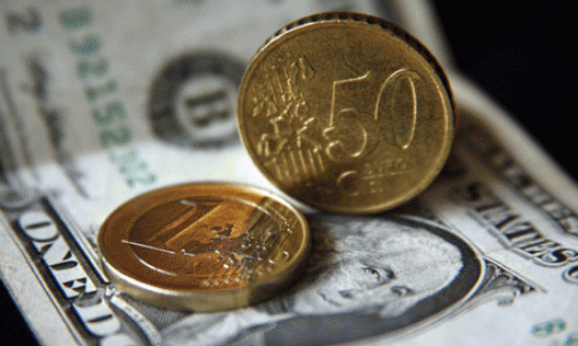 Доллар и евро вновь выросли к рублю
