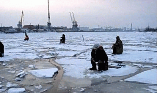 Азов: традиционное спасение рыбаков