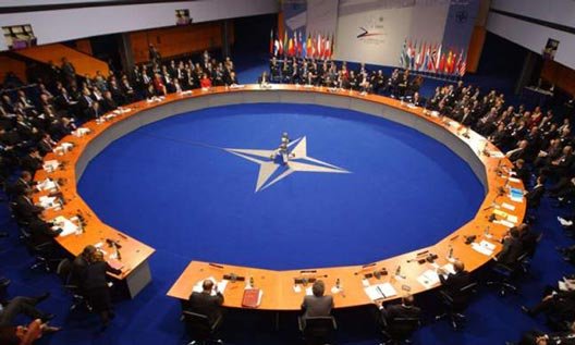 НАТО хотят "горячей линии" связи с Россией