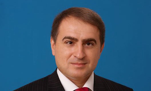 Азов: депутат Алексей Пшеничный поздравляет горожан