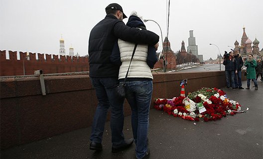 Камера зафиксировала момент убийства Немцова