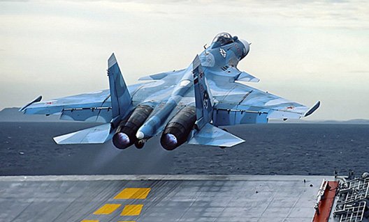 Кадры ночных полетов истребителей Су-33 "из-под крыла"(+видео)