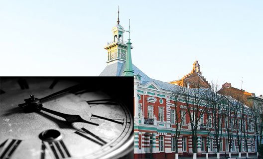 Азовский музей: ночной "Хранитель времени"