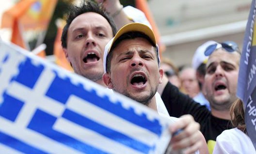 Греция грозит "неконтролируемым кризисом"
