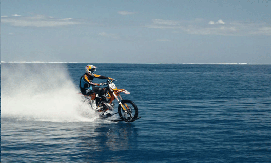 На мотоцикле по океану (+видео)