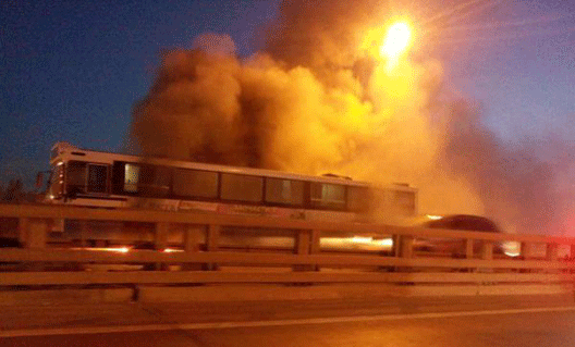 На выезде из Ростова-на-Дону сгорел автобус