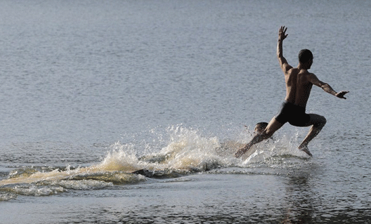 Как монах по воде бегал (+видео)