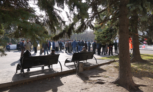 Азов: коммунисты провели мини-митинг в честь 7 ноября
