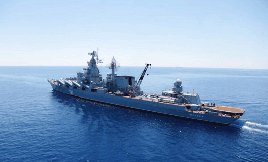 Две турецие подлодки следят за ракетным крейсером "Москва"