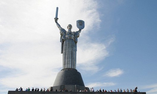 Киев: со щитом, но без памяти