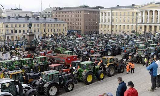 В Хельсинки сегодня - "тракторный марш"