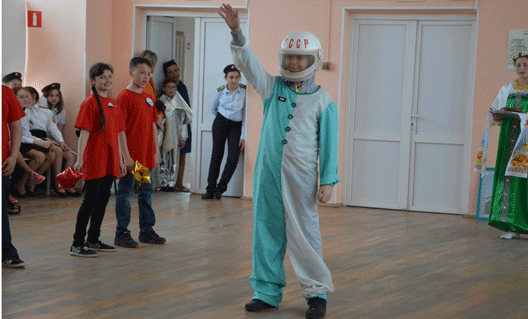 Азов: в Доме детского творчества отметили важную дату в истории космонавтики
