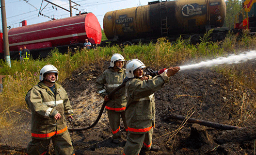 В Ростове-на-Дону локализовали горение цистерн с битумом
