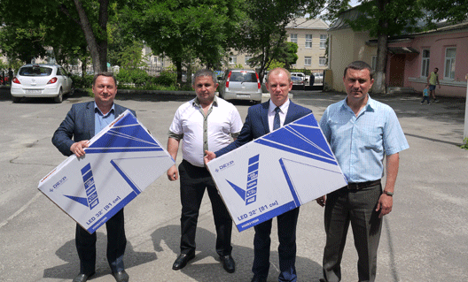 Азов: два подарка от четырех депутатов