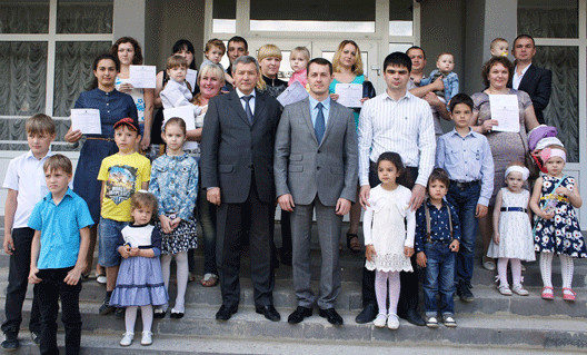 Азов: у шести многодетных семей скоро новоселье