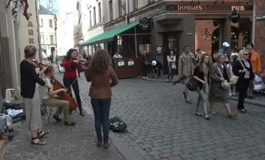 Уличная танцовщица в Триесте (+видео)