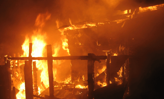 В Азове при пожаре погиб человек