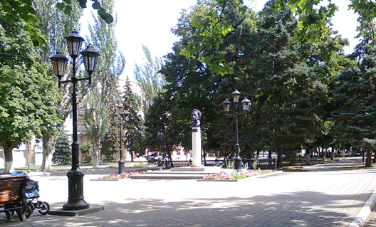Азов: бульвар Петровский собираются защитить вазонами с цветами