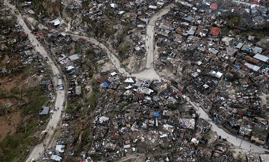 Число жертв урагана в Гаите превысило 800 человек