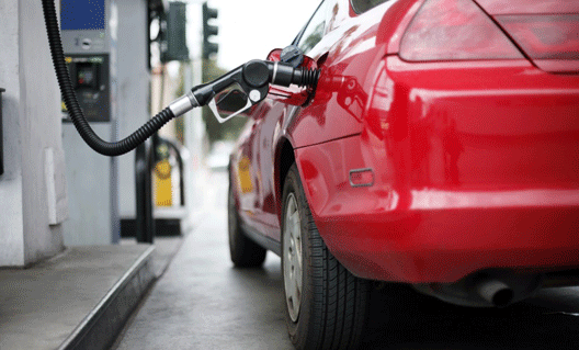Бензин в США стал чуть дешевле, чем в России