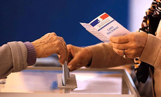 Первый тур выборов во Франции: лидируют Макрон и Ле Пен