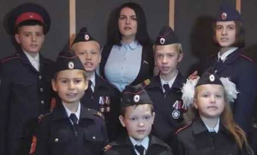 В краснодарской школе детей заставляют петь "Дядя Вова, мы с тобой" (+видео)