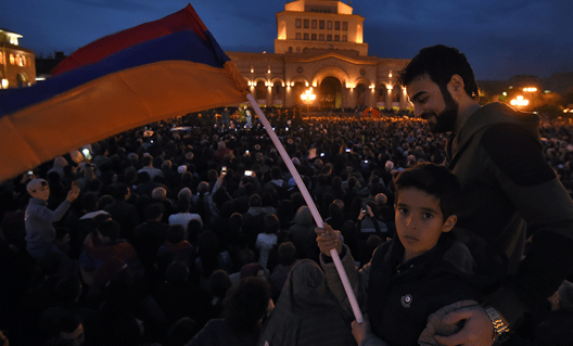 Армения: началась очередная "цветная революция"?