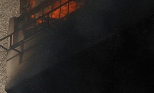В Азове выгорел 1 кв. м. балкона