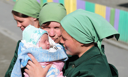 Минюст: срочно освобождать беременных заключенных