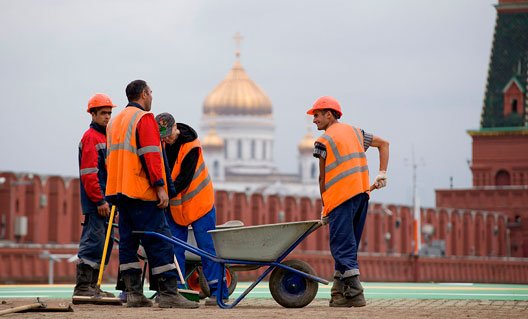 Приток мигрантов в Россию сократился