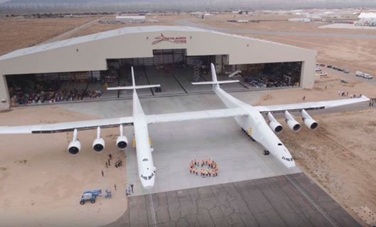 Полетел самый большой самолет в мире