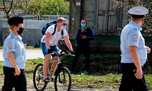 "Ведомости" объяснили резкую отмену режима нерабочих дней