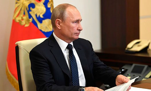 Выплаты медработникам: Путин раскритиковал правительство