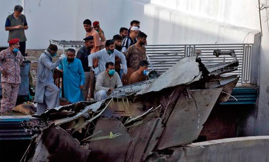 Авиакатастрофа в Пакистане: погибли 90 человек
