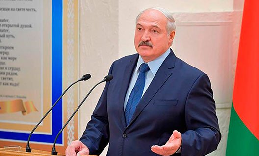 Лукашенко: коронавирус больше, чем болезнь