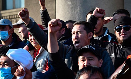 Киргизия: в Бишкек вводятся войска