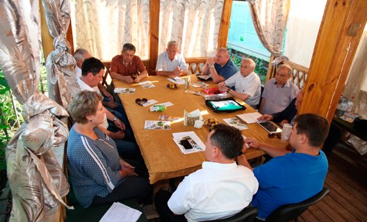 Азов: в "Гошпитальном саду" прошло заседание президиума Совета директоров города