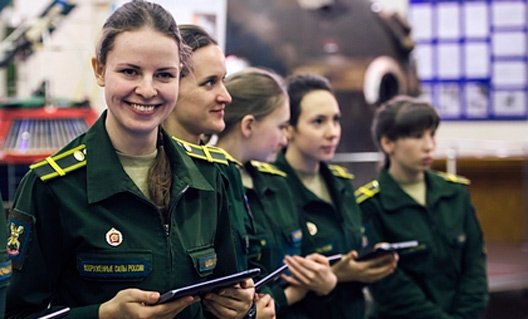 В ВВС России появятся экипажи женщин-летчиц