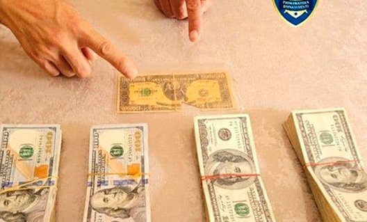 В Ташкенте два мужчины пытались продать купюру в 1 млн долларов