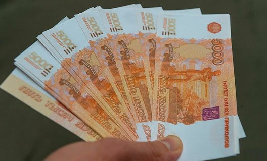 Азов: мошенница меняла горожанам деньги на фальшивые купюры