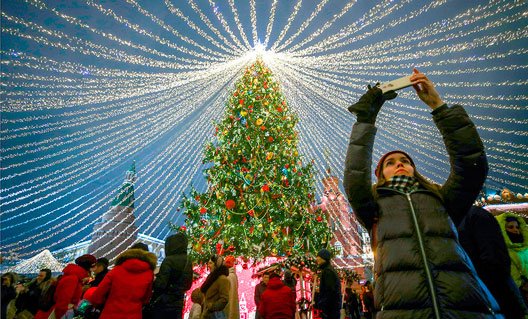 Россияне обсуждают продолжительность новогодних праздников
